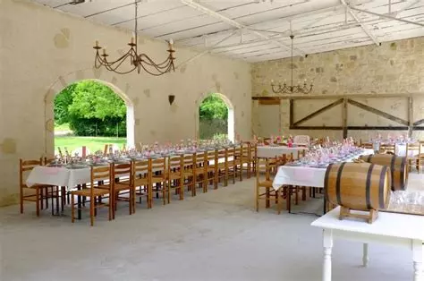Préau de la ferme de la biza